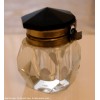 Adorable et bel encrier en cristal facett�